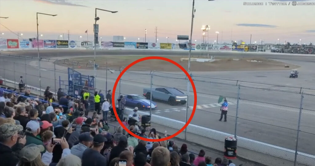 Nunca adivinarás quién gana en una carrera entre un Cybertruck y un Corvette de 1996