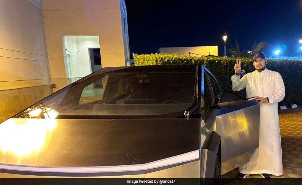 Pick muestra al príncipe de Arabia Saudita posando con su Tesla Cybertruck, Elon Musk reacciona