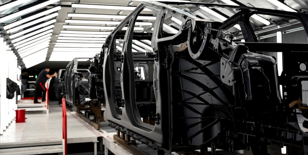 El Tesla Cybertruck alcanzó un hito importante como rampa de producción