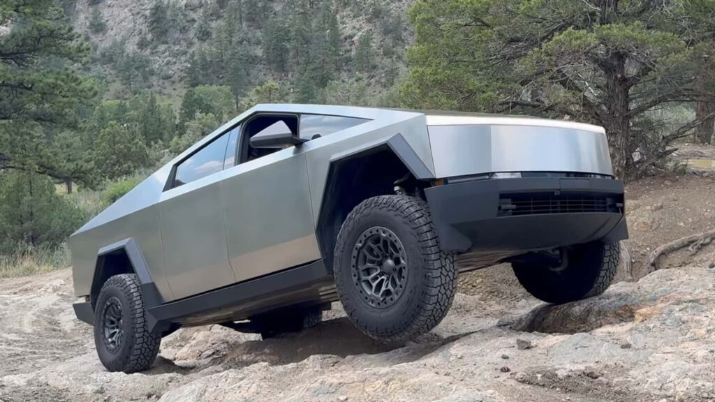 Vea cómo Tesla Cybertruck pone su casillero de diferencial a funcionar todoterreno: ‘Mucho mejor de lo que piensa’