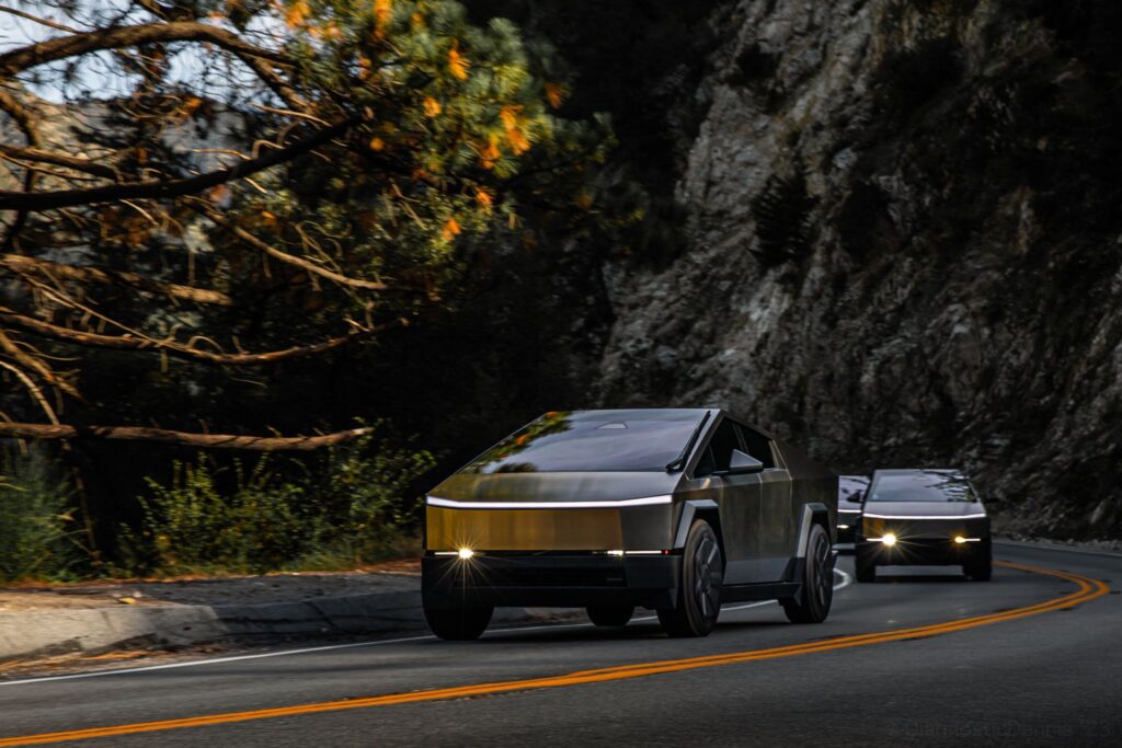 Elon Musk comparte la actualización de la versión Tesla Cybertruck FSD