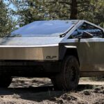 Las carreras todoterreno Tesla Cybertruck parecen tan locas que parecen un videojuego