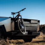 Tesla lanza una nueva plataforma de carga Cybertruck para entusiastas del aire libre
