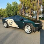 Hoy en día, ni siquiera los lobos están a salvo del Tesla Cybertruck Fashionista Touch