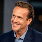 Jason Segel en ‘Shrinking’ T2, relación con Harrison Ford
