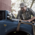 ¡Santo Spon-Con, Batman! Jimmy Fallon mencionó el ‘Baby Ford Bronco’ en el programa esta noche