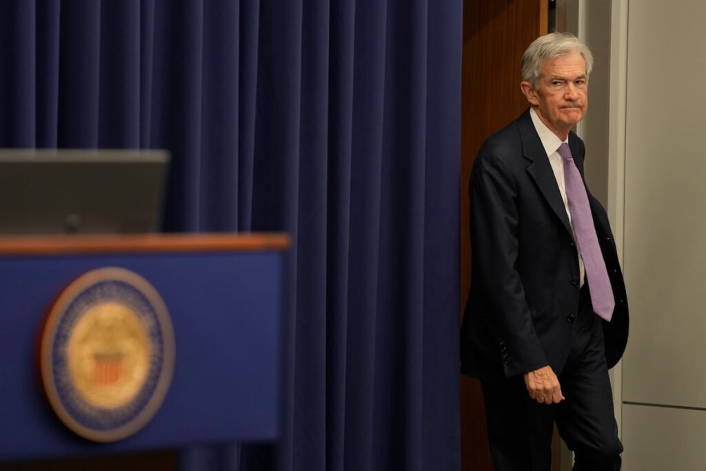 El presidente de la Reserva Federal ha insistido en que no tiene planes de dimitir y que Trump no puede despedirle la economia