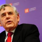 Gordon Brown responde a la ‘invención absoluta’ de Elon Musk sobre los equipos de aseo personal