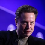 Elon Musk utiliza incendios para atacar las prácticas de DEI en California, mientras los creyentes del MAGA difunden conspiraciones descabelladas