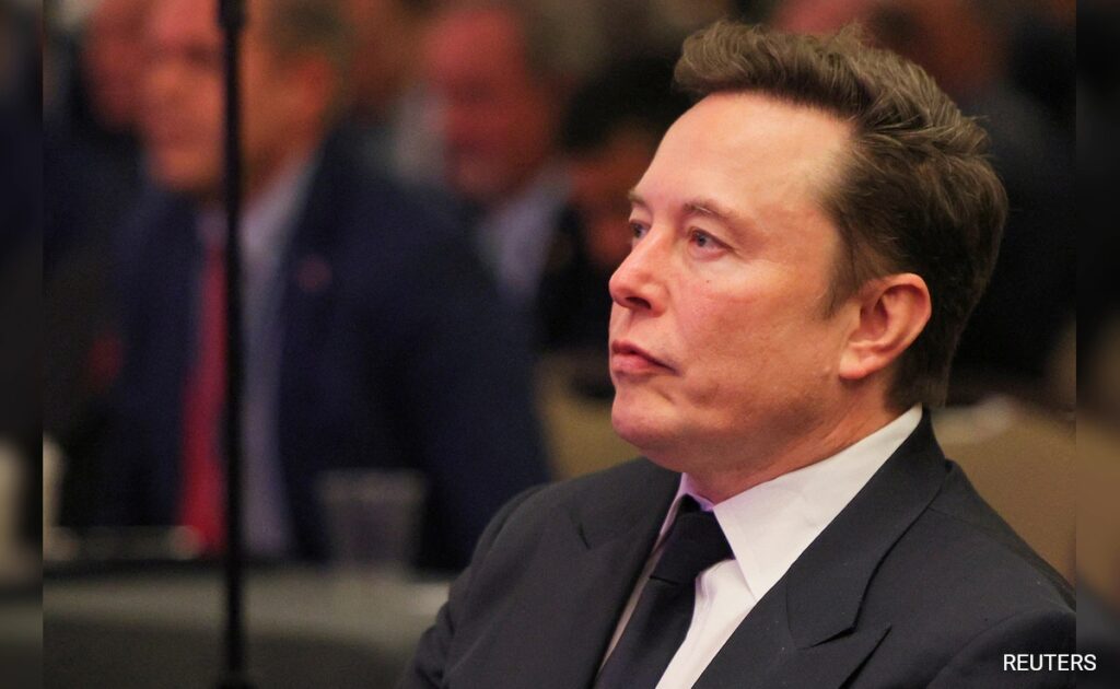 Elon Musk pregunta si Estados Unidos debería «liberar» al Reino Unido del «gobierno tiránico»