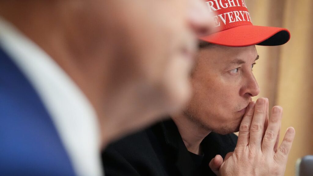Elon Musk revela lo que sucedió con los requisitos de 5,000 dólares