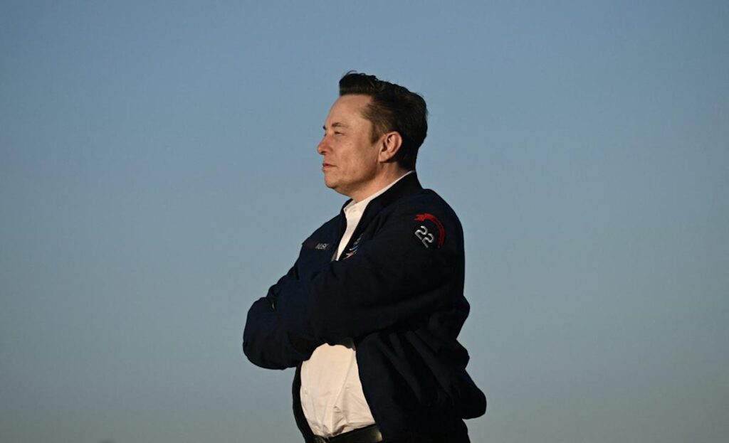 El cumpleaños temprano de Elon Musk se ha dado a sí mismo: el primer Tesla dirige su fábrica con el cliente