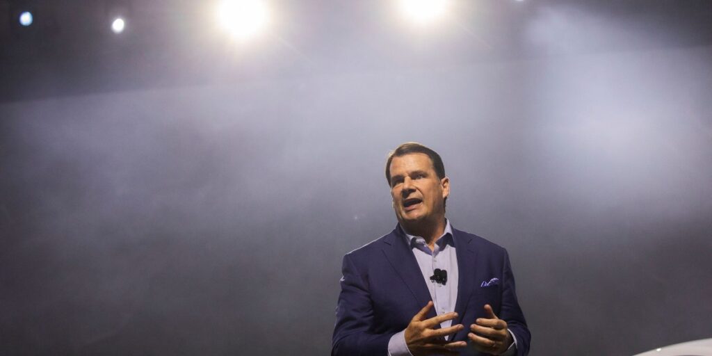 La visión autónoma del CEO de Ford Jim Farley tiene más sentido que Tesla