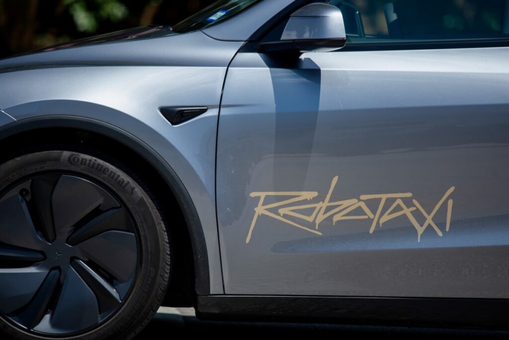 TechCrunch Mobility: Tesla Robotaxi Rorschach Test y la próxima gran acción en Redwood