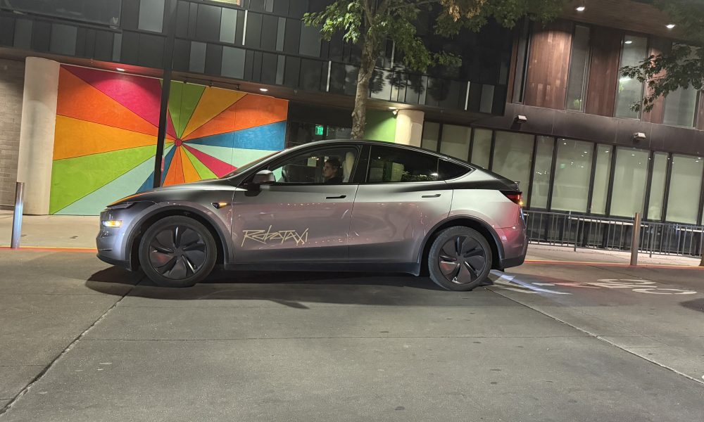 Elon Musk declaró cuándo Tesla puede reducir los monitores de seguridad Robotax