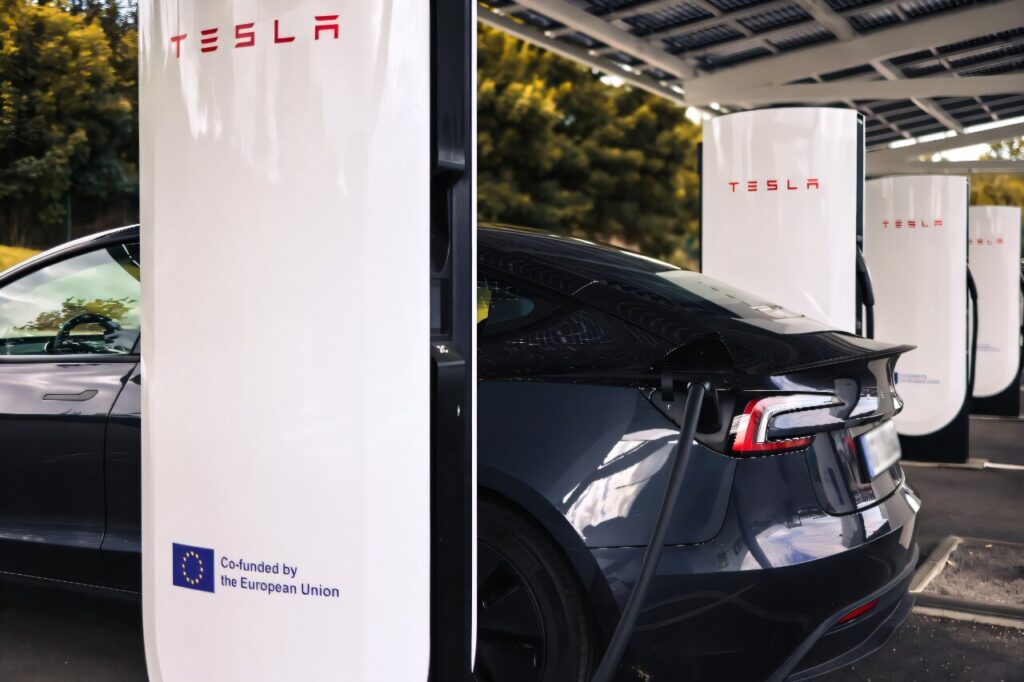 Tesla ha reportado ventas de ventas de automóviles a continuación, extendiendo la disminución