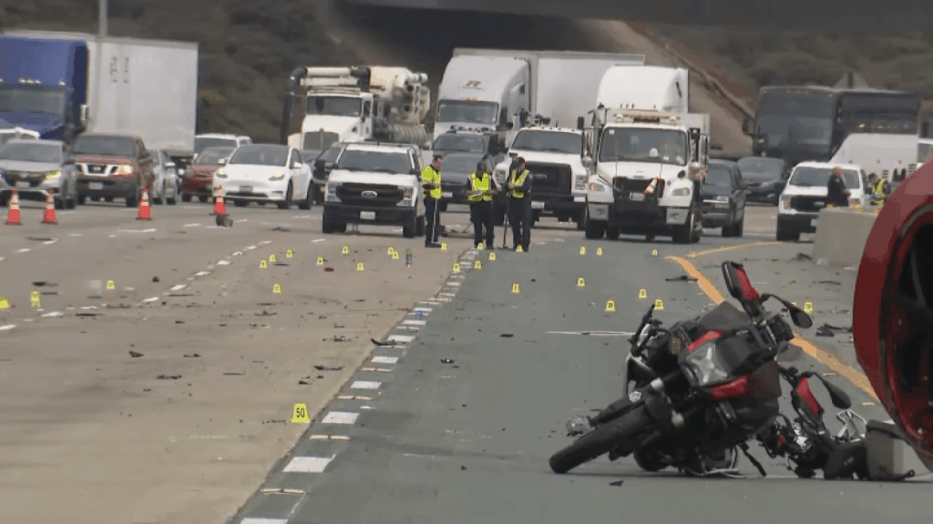 El conductor de Tesla golpeó a los motociclistas «deliberadamente», cuando murió en la I -805, dice CHP – NBC 7 San Diego