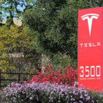 Tesla Can Touch 250B Robot Robotaxi Goldmine, dice William Blair