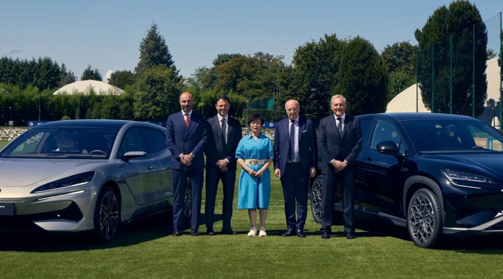 Los interiores refuerzan los enlaces chinos con BYD Deal