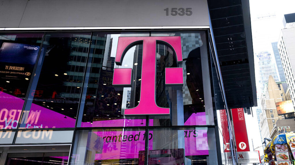 Jim Cramer se parece al stock de Apple porque T-Mobile registra las ventas de iPhone