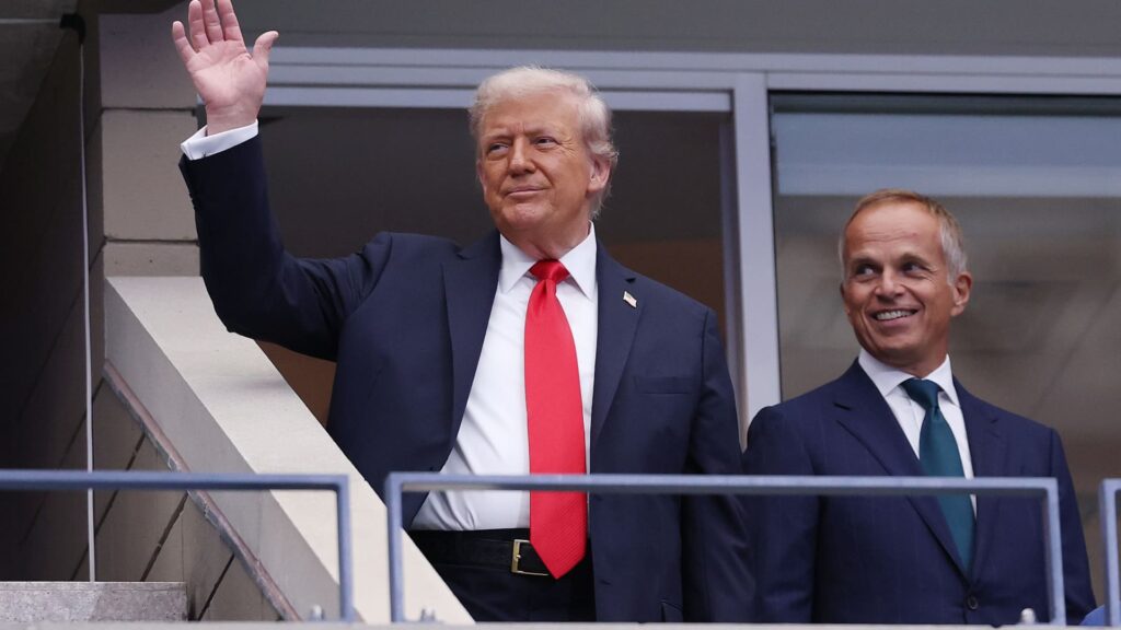 Elizabeth Warren dijo que la invitación de tenis Rolex de Trump beneficia el beneficio de Curry