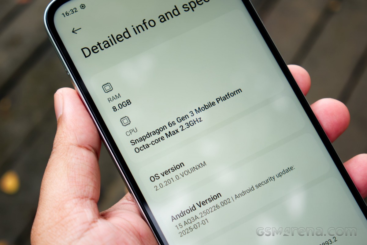 Xiaomi Redmi 15 5G Revisión de la mano
