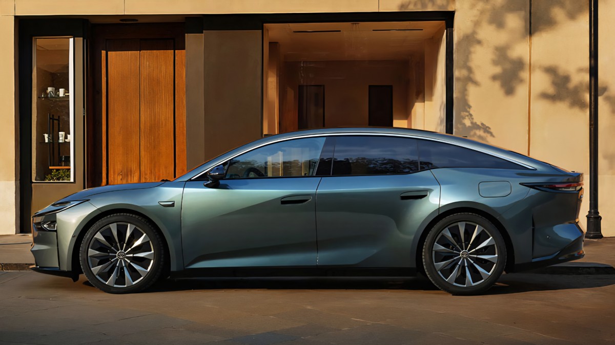 Toyota se convierte en Huawei y Xiaomi para el nuevo sedán eléctrico BZ7 en China