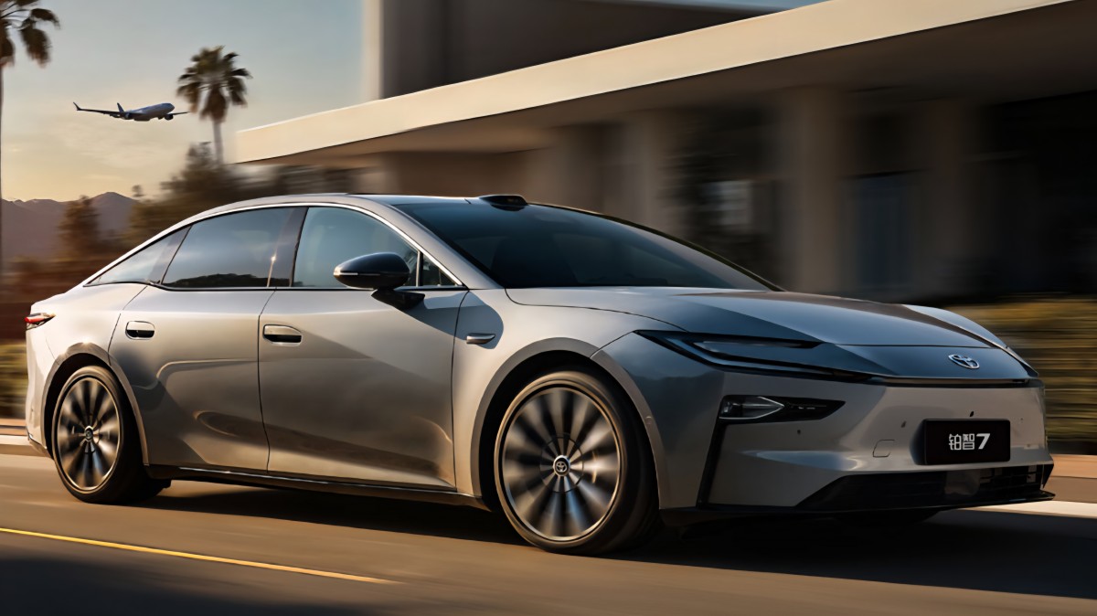 Toyota se convierte en Huawei y Xiaomi para el nuevo sedán eléctrico BZ7 en China