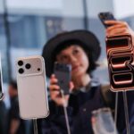 El inicio del iPhone 17 de la Apple atrae a cientos de filas en su tienda de Beijing