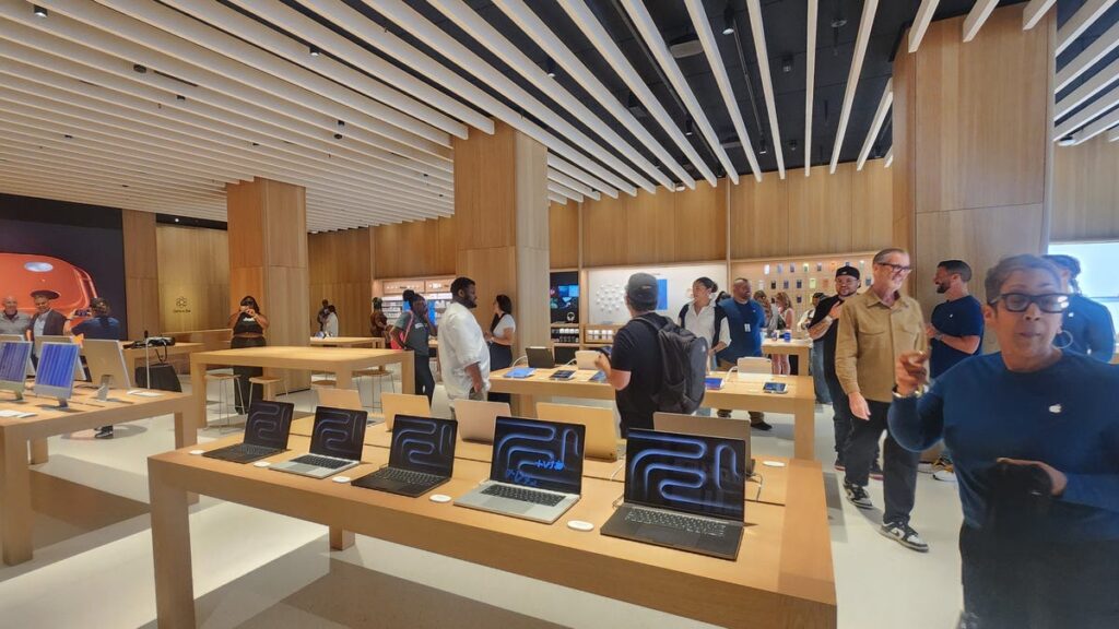 Detroit es la primera tienda de Apple en el centro de Detroit aquí