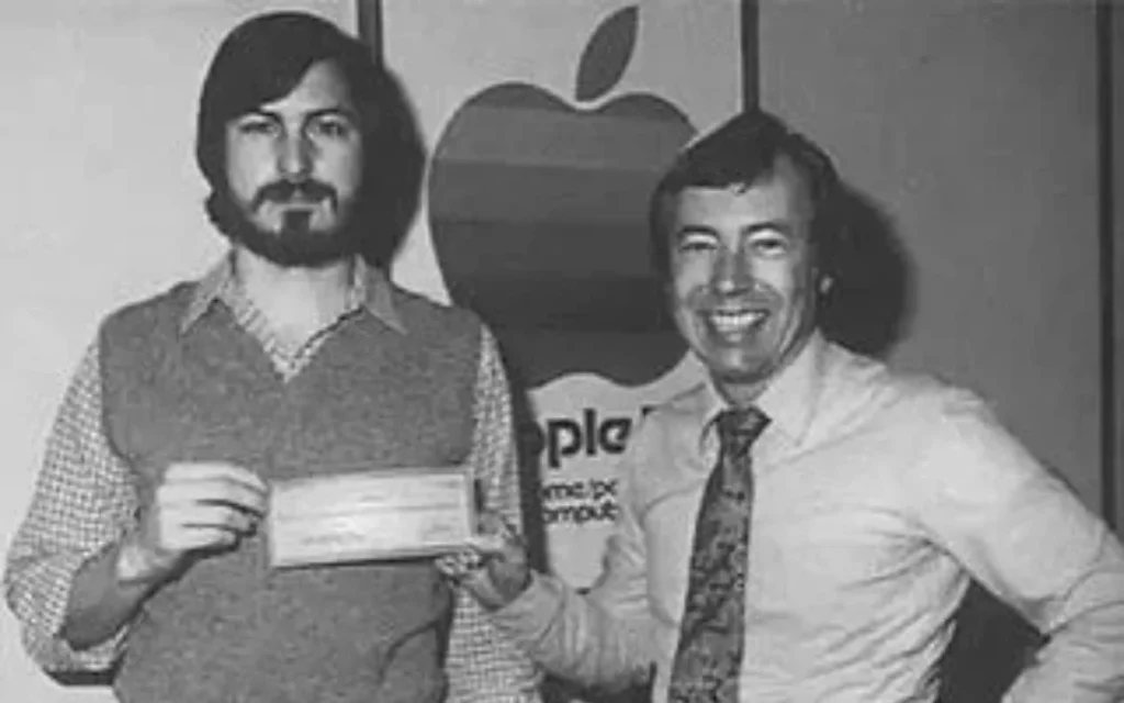 Apple 8. El empleado todavía trabaja en la empresa después de unirse a la edad de 14 años