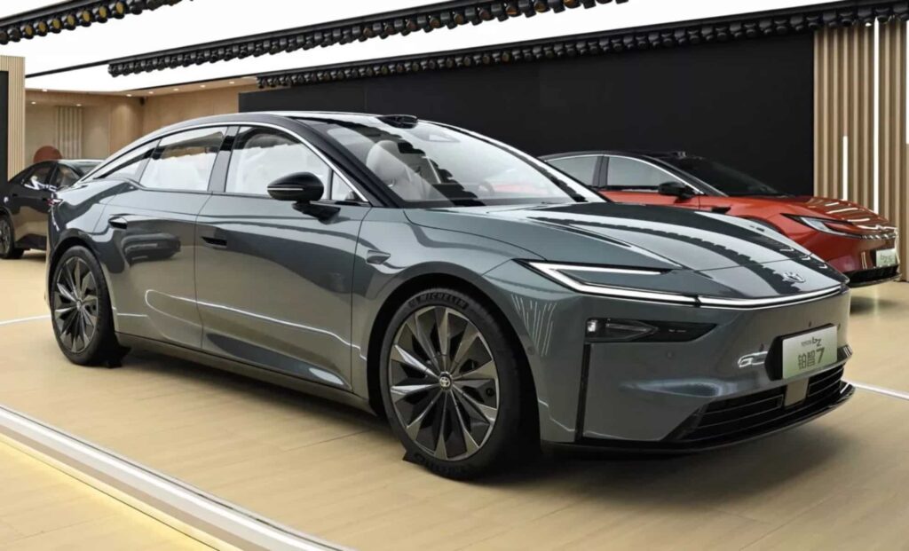El auto eléctrico de Toyota se siente como Xiaomi y Huawei