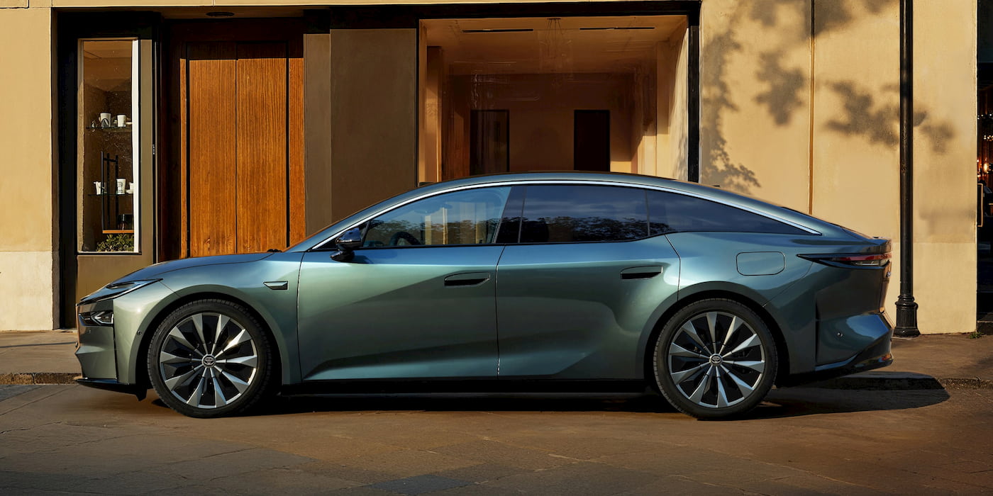 Toyota's New-Flagship-EV