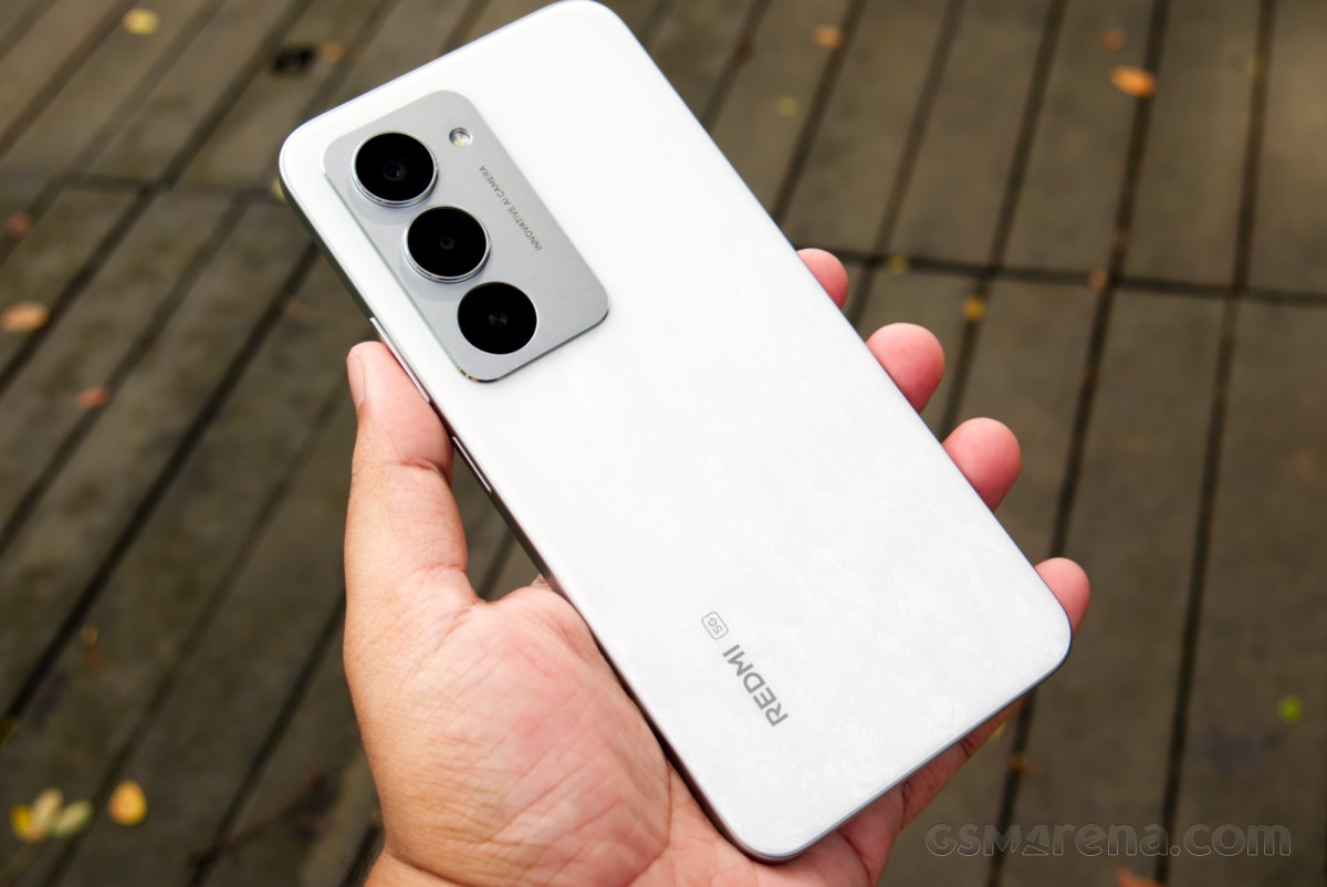 Xiaomi Redmi 15 5G Revisión de la mano