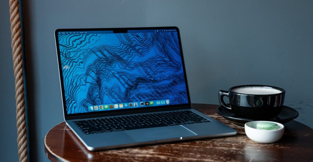 Según se informa, Apple está trabajando en una computadora portátil Mac más barata con un chip de iPhone