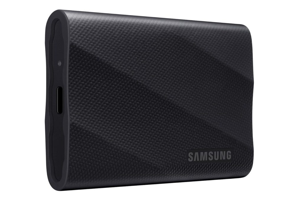 Samsung descarga silenciosamente sus SSD T9 de 4 TB en Amazon, que ahora se venden por un mínimo histórico