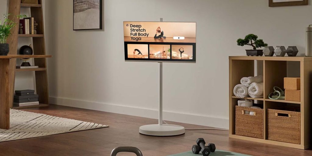Imagen que muestra el monitor MovingStyle de 32 pulgadas de Samsung.