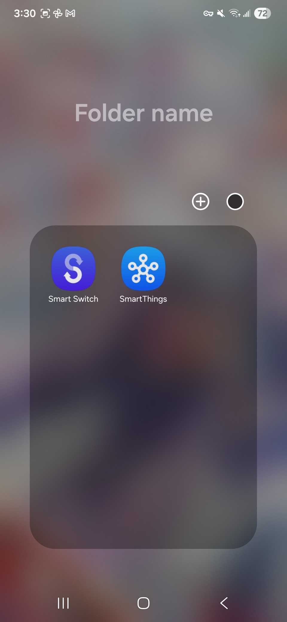 Abrió la nueva carpeta en un dispositivo Samsung en la pantalla de aplicaciones, mostrando las aplicaciones, el nombre de la carpeta y el color.