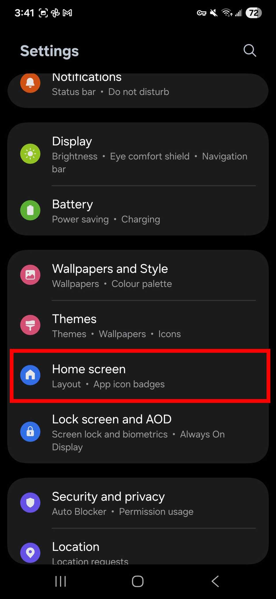 Un contorno de rectángulo rojo que resalta la pantalla de inicio en la configuración de Samsung en One UI 8