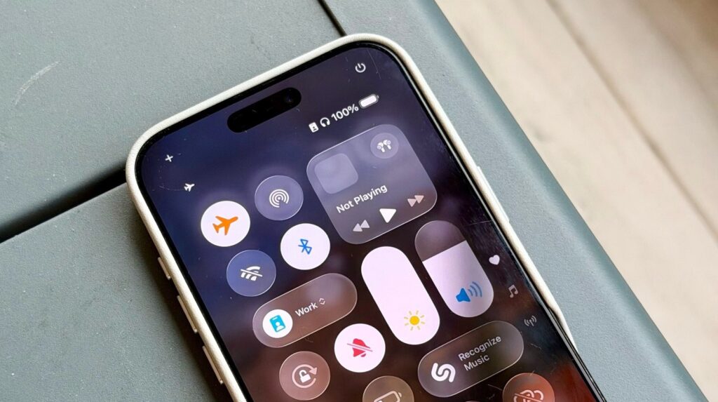 Apple quiere hacer que AirDrop sea más privado, sugerencias del código Beta de iOS 26.2