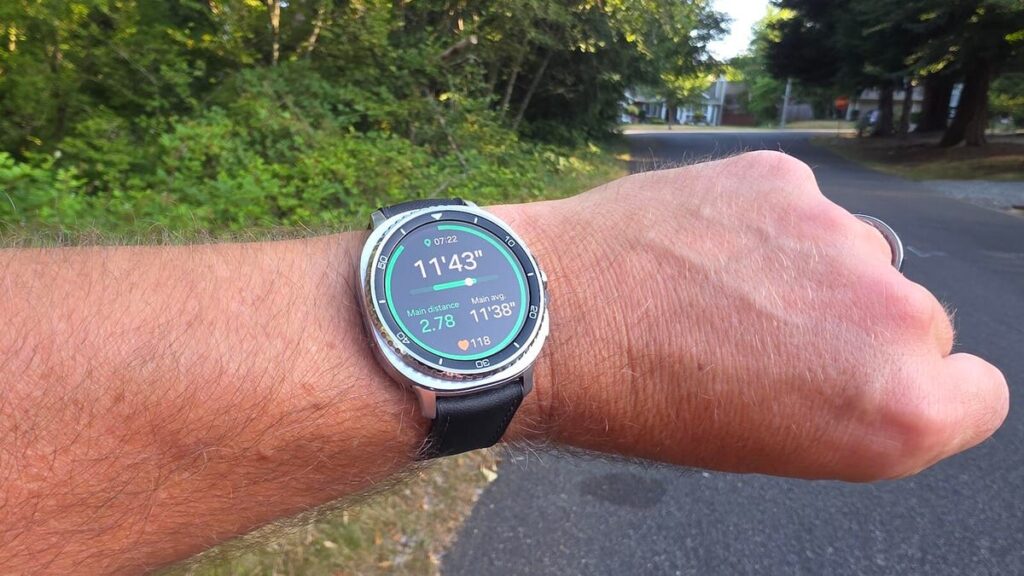 Garmin rivaliza fácilmente con mi reloj inteligente Android favorito, y ahora mismo tiene un descuento de $ 100