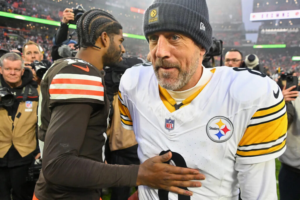 Steelers-Browns fue uno de los peores juegos de la temporada, pero contó las grandes historias sobre la ofensiva de Pittsburgh y Shedeur Sanders.