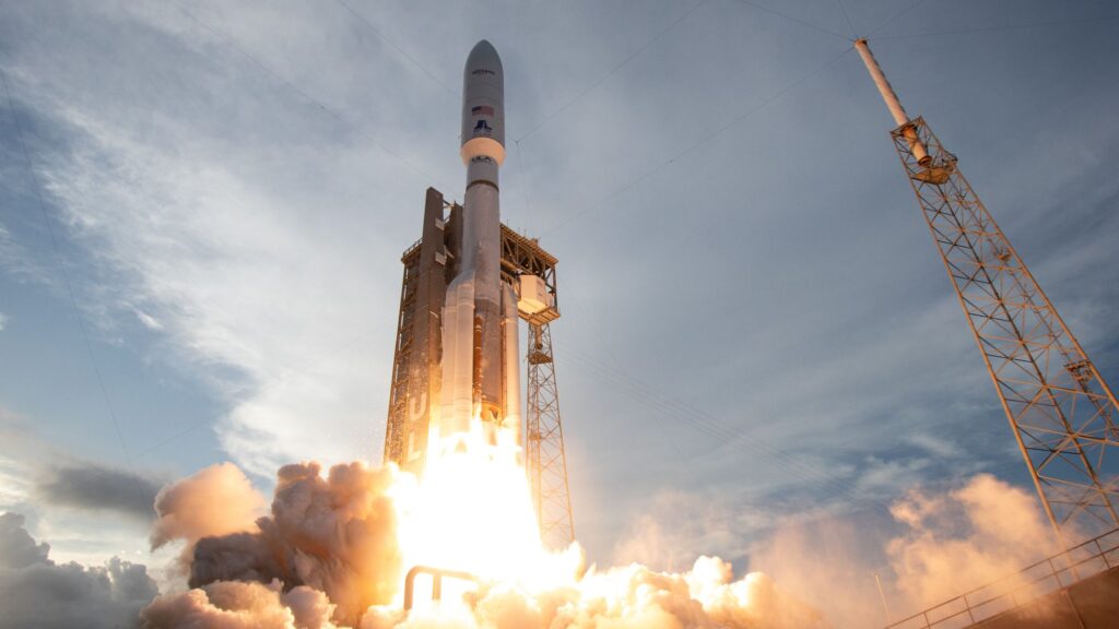 Esté atento a los cohetes Atlas V que lanzarán 27 de los satélites de Internet de Amazon a su órbita inicial el 15 de diciembre.