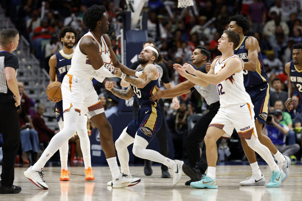 La NBA ha anunciado las suspensiones del partido Suns-Pelicans