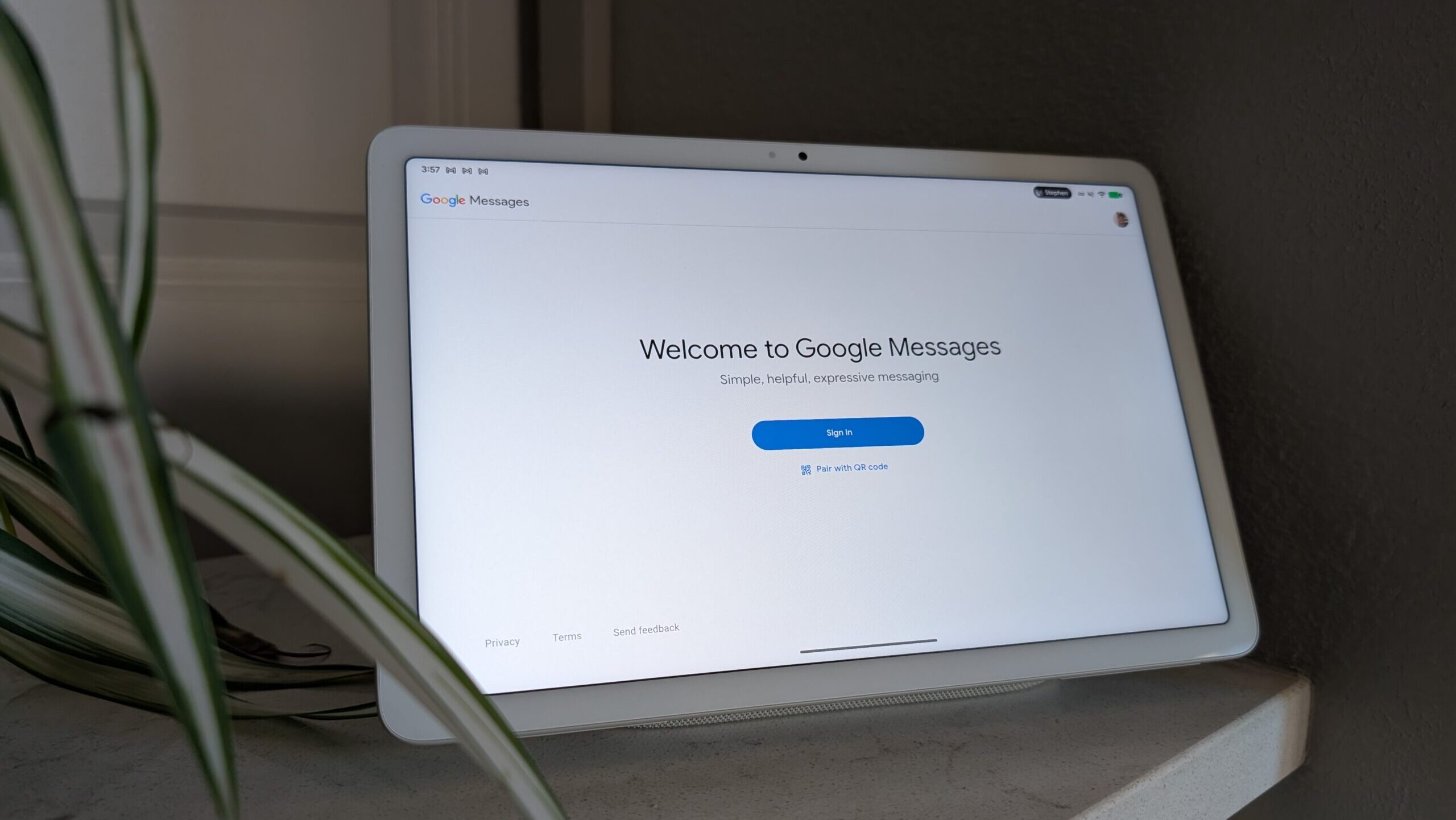 Mensajes de Google, sin sesión, en la tableta Google Pixel