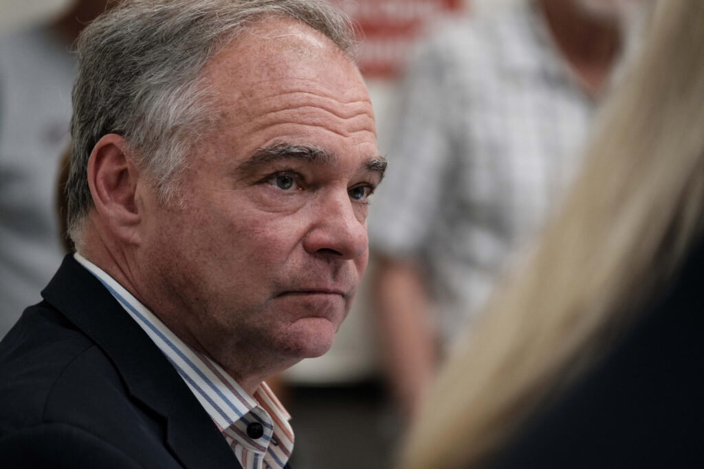 Kaine lidera el esfuerzo del Congreso para ampliar las habilidades digitales en la capacitación de la fuerza laboral • Virginia Mercury
