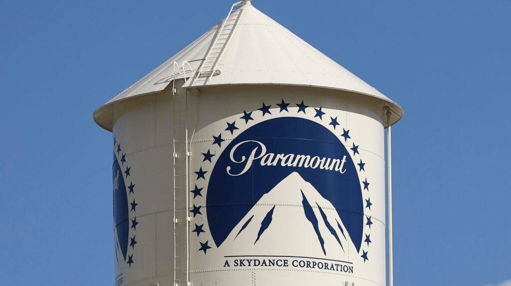 Las acciones de Paramount suben después de ganar la guerra de ofertas de Warner; Netflix también sube