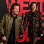 Eddie Vedder convierte la vulnerabilidad en solitario en una poderosa súplica en «Matter of Time» de Netflix.