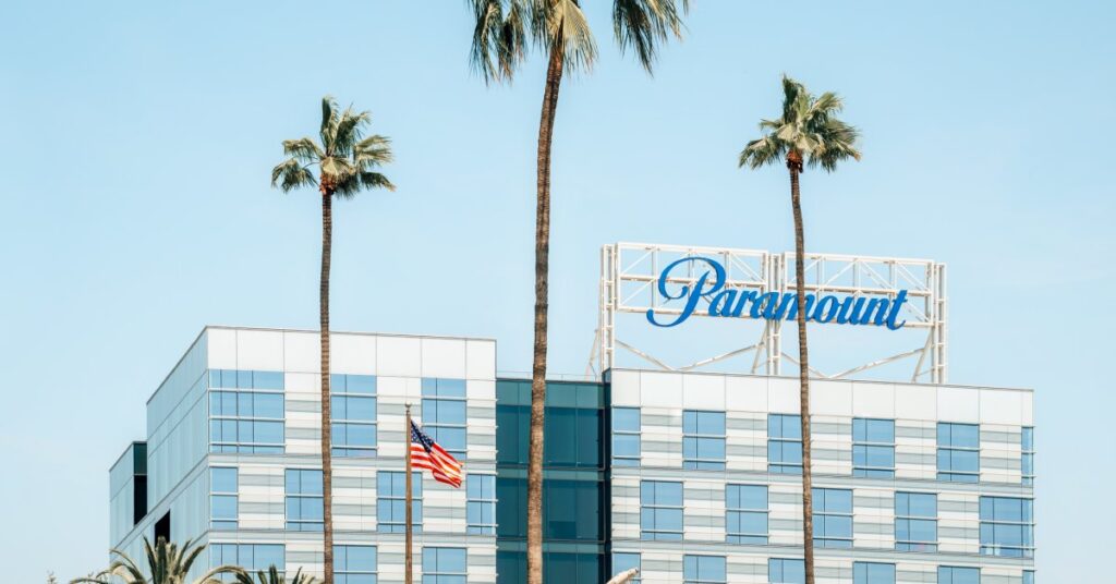 Los demócratas reaccionan a medida que se despeja el camino para el acuerdo entre Paramount y Warner