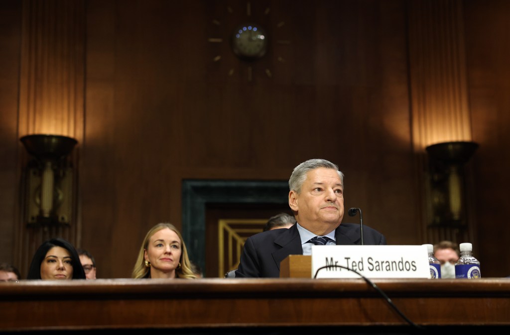 Ted Sarandos se dirige a la Casa Blanca para afrontar el último gran movimiento en la batalla de WB
